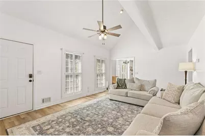 3906 Laurens Lane, Snellville, GA 30039 - Photo 8