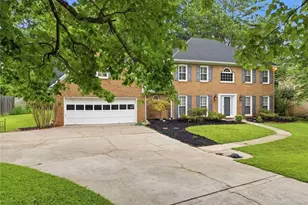 12135 N Hickory Trace, Alpharetta, GA 30004 - Photo 2