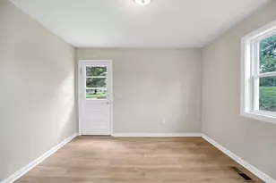 242 Jackson St, Barnesville, GA 30204 - Photo 16