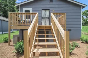 242 Jackson St, Barnesville, GA 30204 - Photo 4