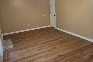 5595 Wells Cir, Stone Mountain, GA 30087 - Photo 8