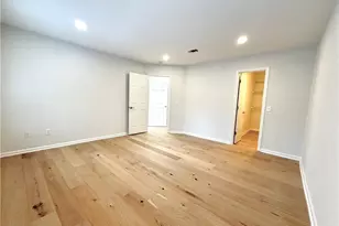 211 Abingdon Way, Sandy Springs, GA 30328 - Photo 18