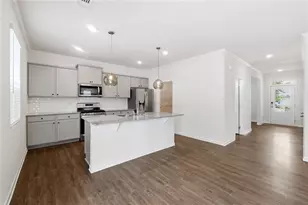 6801 Scarlet Oak Way, Flowery Branch, GA 30542 - Photo 8