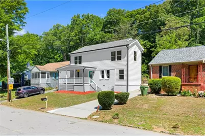 1689 Derry Avenue SW, Atlanta, GA 30310 - Photo 2