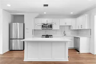 1689 Derry Ave SW, Atlanta, GA 30310 - Photo 8