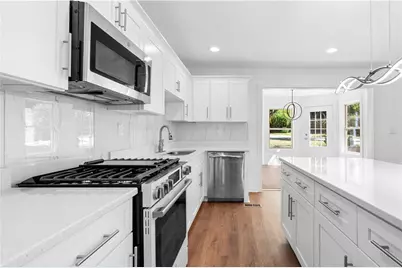 1689 Derry Avenue SW, Atlanta, GA 30310 - Photo 10