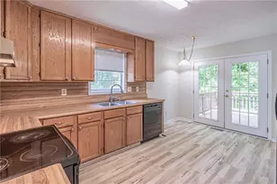 2402 Betsy Ct SW, Marietta, GA 30008 - Photo 16