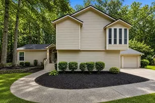 2293 Chimney Springs Dr, Marietta, GA 30062 - Photo 2