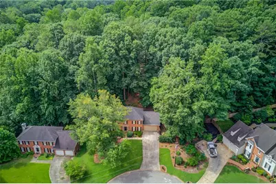 9620 River Lake Drive, Roswell, GA 30075 - Photo 2