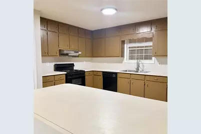 524 Julius Drive, Stone Mountain, GA 30087 - Photo 4