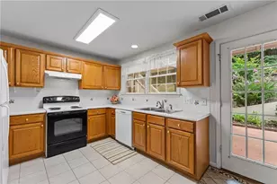2910 Arbor Creek Ln, Atlanta, GA 30340 - Photo 6