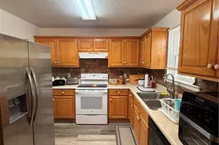 305 Townview Dr, Cleveland, GA 30528 - Photo 2