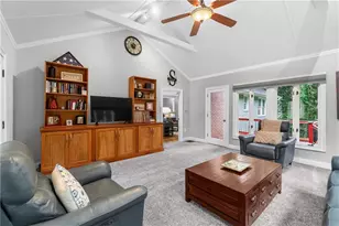 657 Cole Dr SW, Lilburn, GA 30047 - Photo 10