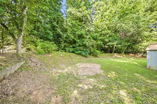 188 Poplar St, Buford, GA 30518 - Photo 26