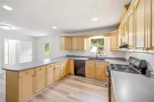 188 Poplar St, Buford, GA 30518 - Photo 8