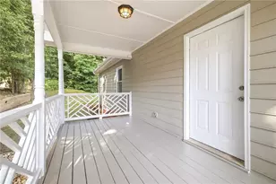 188 Poplar St, Buford, GA 30518 - Photo 2