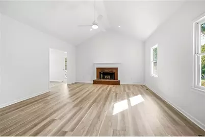 188 Poplar Street, Buford, GA 30518 - Photo 4