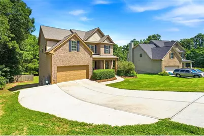 905 Maple Creek Court, Loganville, GA 30052 - Photo 2