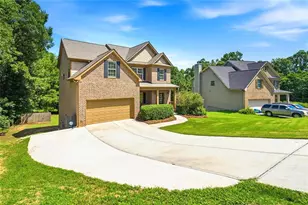 905 Maple Creek Ct, Loganville, GA 30052 - Photo 2