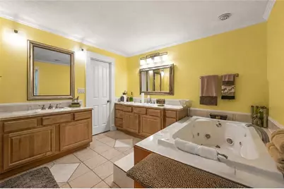476 S Susan Creek Drive, Stone Mountain, GA 30083 - Photo 16