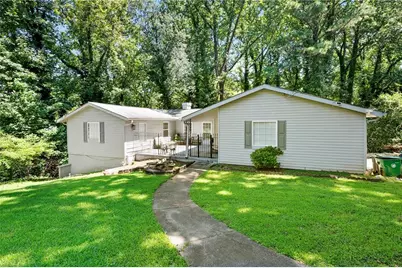 476 S Susan Creek Drive, Stone Mountain, GA 30083 - Photo 2