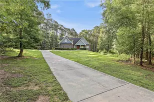 215 Kingswood Ln, Fayetteville, GA 30215 - Photo 2