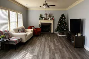 2526 Olney Falls Dr, Braselton, GA 30517 - Photo 2