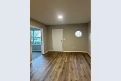 941 Old Mill Point #B, Monroe, GA 30655 - Photo 4