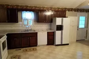 247 Sonora Dr, Calhoun, GA 30701 - Photo 2