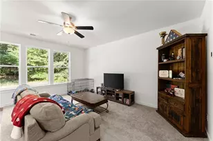 70 Edith Ct, Statham, GA 30666 - Photo 4