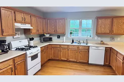 4995 Meadow Overlook, Cumming, GA 30040 - Photo 2