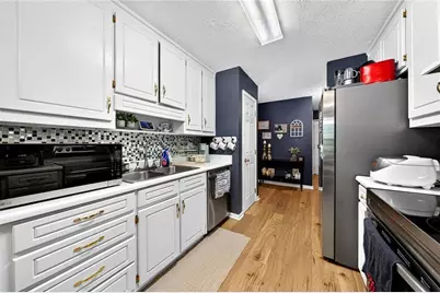 802 Windsor Drive, Monroe, GA 30656 - Photo 6