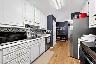 802 Windsor Dr, Monroe, GA 30656 - Photo 6