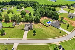 125 Ashby Dr, Jackson, GA 30233 - Photo 2