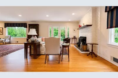920 Buckingham Circle NW, Atlanta, GA 30327 - Photo 8