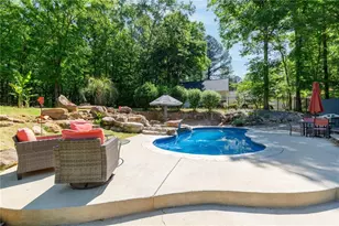 95 Tyler Woods Dr, Sharpsburg, GA 30277 - Photo 2