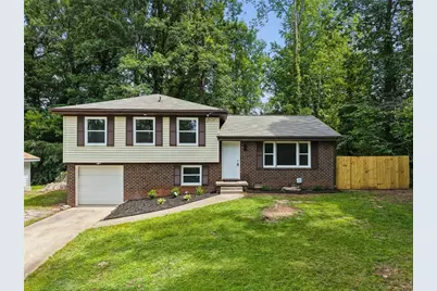 498 Queen Aliese Ln Lane, Jonesboro, GA 30236 - Photo 1