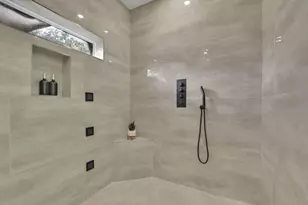 120 N Gwinnett St, Buford, GA 30518 - Photo 18
