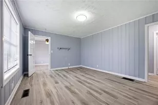 421 E Crogan St, Lawrenceville, GA 30046 - Photo 2