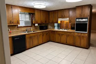 209 Ridge Run, Stockbridge, GA 30281 - Photo 2
