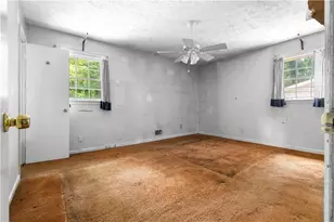 1056 Baker Ln, Marietta, GA 30062 - Photo 14