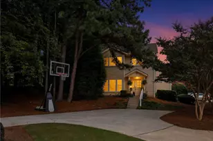 217 Peachtree Hollow Ct, Sandy Springs, GA 30328 - Photo 26