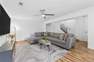 217 Peachtree Hollow Ct, Sandy Springs, GA 30328 - Photo 8