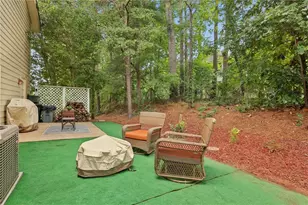 217 Peachtree Hollow Ct, Sandy Springs, GA 30328 - Photo 16