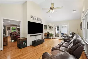 3929 Gladney Dr, Atlanta, GA 30340 - Photo 14