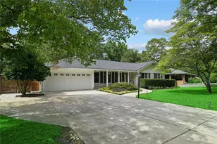 3929 Gladney Dr, Atlanta, GA 30340 - Photo 2