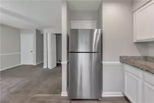 1008 Huntington Trce SE, Smyrna, GA 30082 - Photo 6