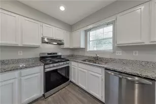 1008 Huntington Trce SE, Smyrna, GA 30082 - Photo 4