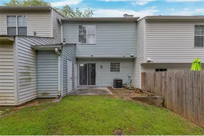 1008 Huntington Trace SE, Smyrna, GA 30082 - Photo 2