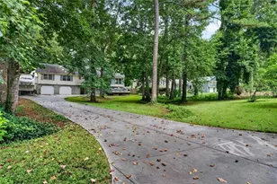 3009 Meadow Dr, Marietta, GA 30062 - Photo 4